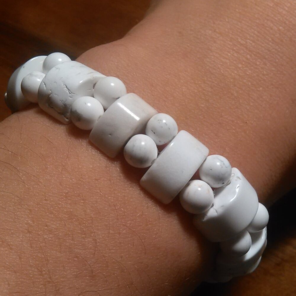White Howlite Tanker Stretch Bracelet (6-7 Inch)